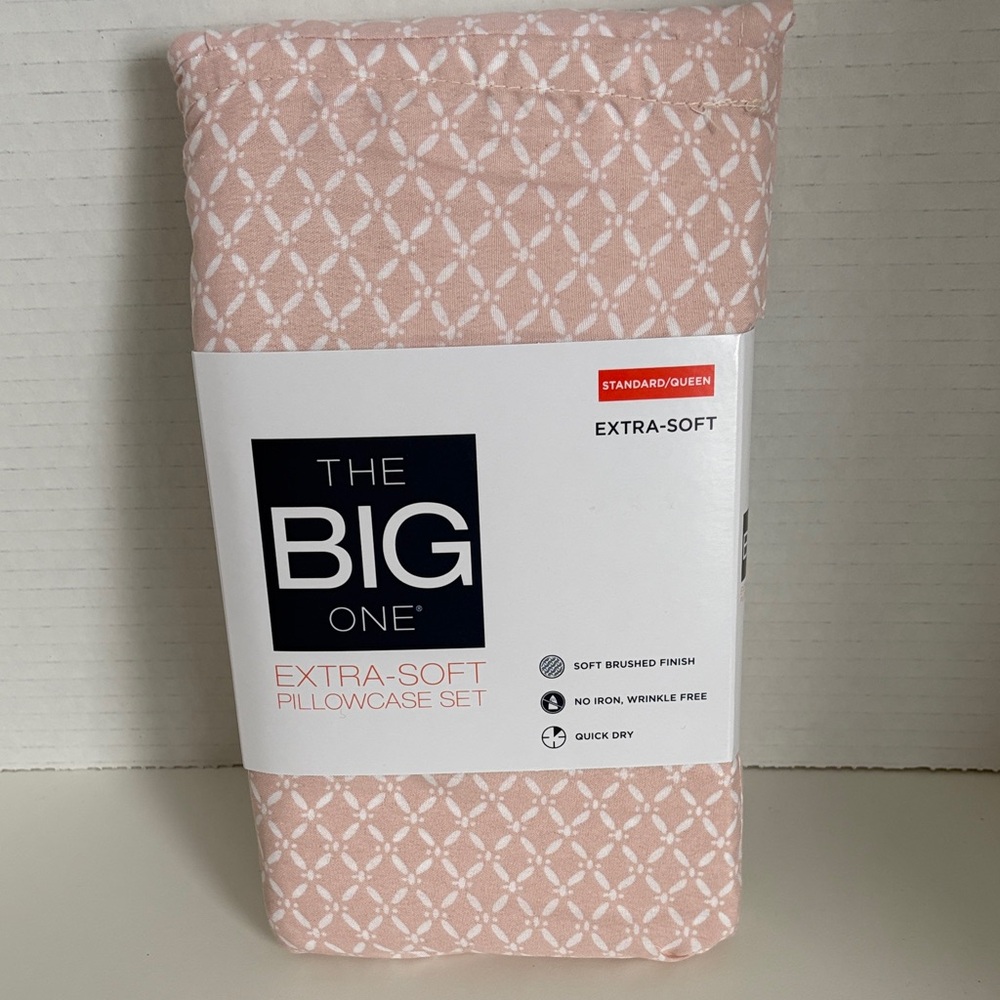 The Big One Blush Pillowcase Set